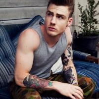 Tetovált srác – Hány pontot adnál rá